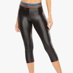 Koral Tara High Rise Infinity Capri in Black, Size Small
